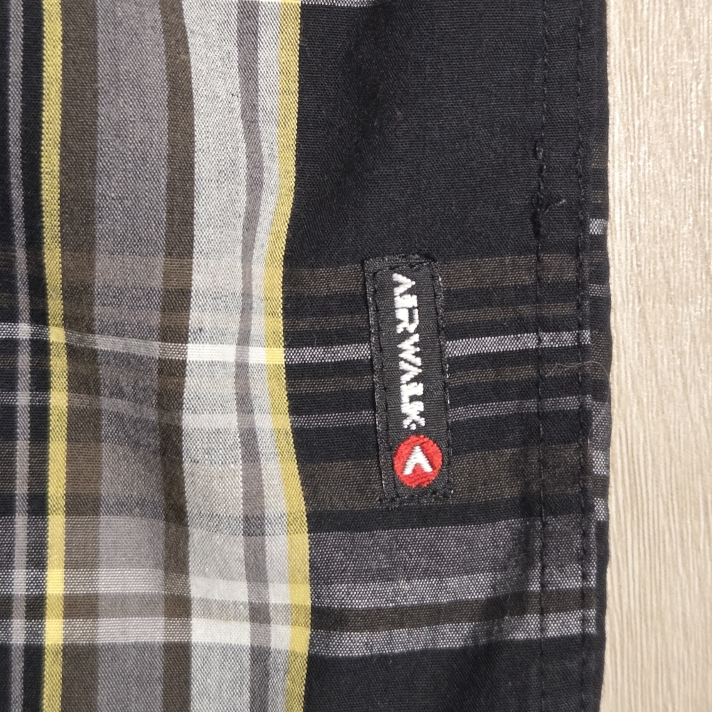 Air Walk Plaid Shirts (2) Size Medium - Picture 5 of 9